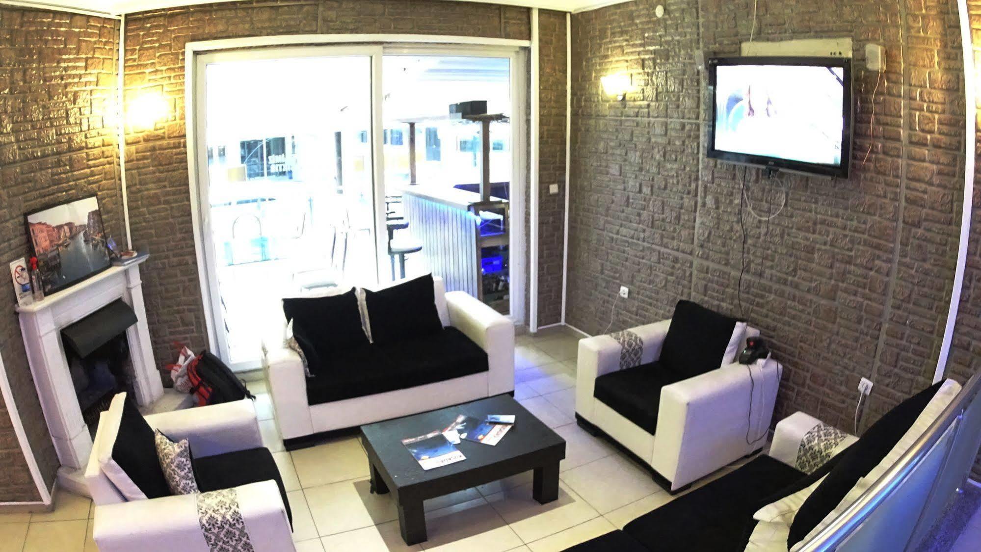 קוסדסי Ada Butik Hotel מראה חיצוני תמונה