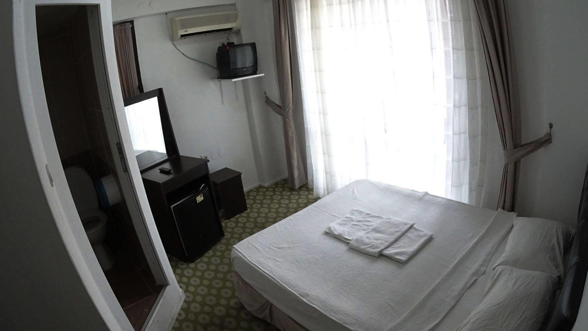 קוסדסי Ada Butik Hotel מראה חיצוני תמונה